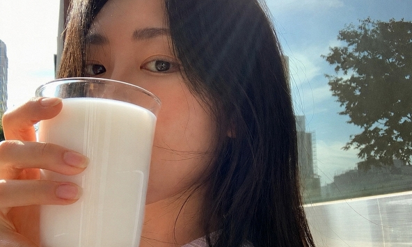 Lời khuyên cho những người thích uống sữa vào buổi sáng