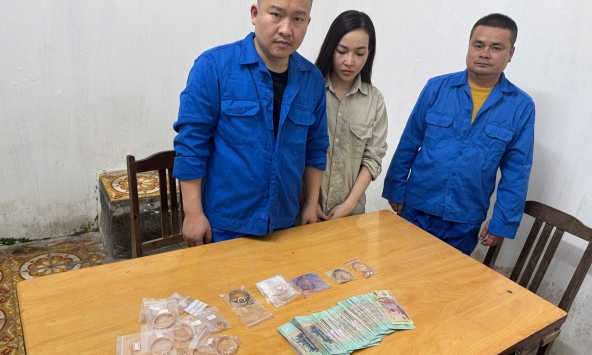 Bắt giữ Nguyễn Thị Lan Anh SN 2001 và Nguyễn Thị Lụa SN 1995, thu giữ nhiều tang vật