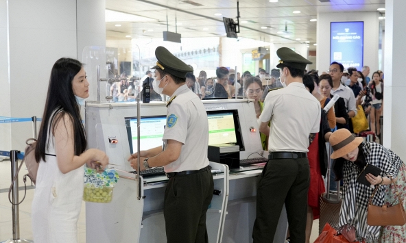 Thông báo quan trọng cho tất cả người dùng VNeID chuẩn bị đi máy bay