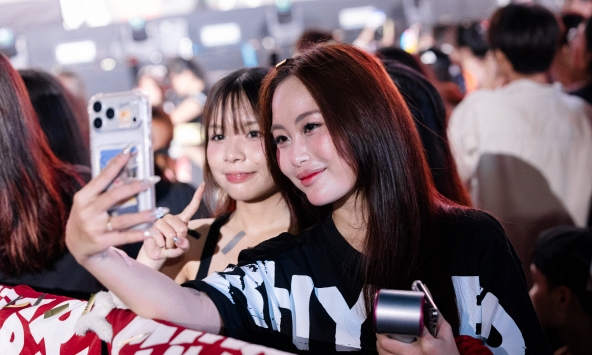 Trọn vẹn cảm xúc hướng về chung kết World Cup 2026: Dàn sao bùng nổ, hàng nghìn người đếm ngược