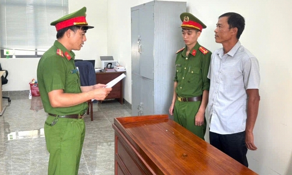 Công an điều tra giao dịch chuyển khoản 15 triệu đồng: Bắt tạm giam người đàn ông SN 1982
