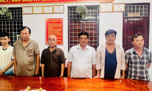Công an điều tra khoản giao dịch gần 200 triệu đồng trong một ngày, mời 6 người về làm việc