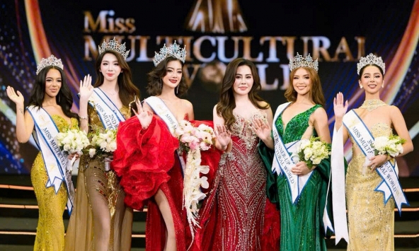Hoa hậu Phan Kim Oanh bật khóc sau ba năm xây dựng Miss Multicultural World: “Mọi sự hy sinh đều xứng đáng”
