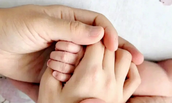 Thang Duy đã sinh con trai ở tuổi 46