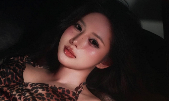 Lột xác với tạo hình trưởng thành đầy quyến rũ, hot girl 2k2 khiến CĐM không khỏi ngỡ ngàng