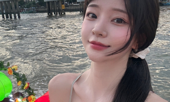 Streamer nổi tiếng xứ Hàn bất ngờ check-in Hội An, khiến người xem mê mệt với nhan sắc cuốn hút