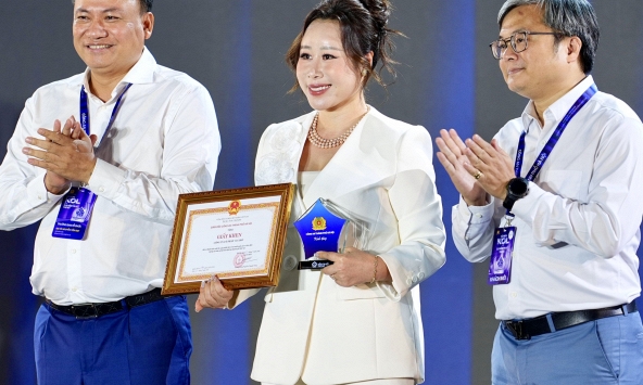 VCCorp vinh dự nhận Giấy khen của Giám đốc Công an TP Hà Nội tại Lễ ra mắt Câu lạc bộ Niềm tin số Thủ đô