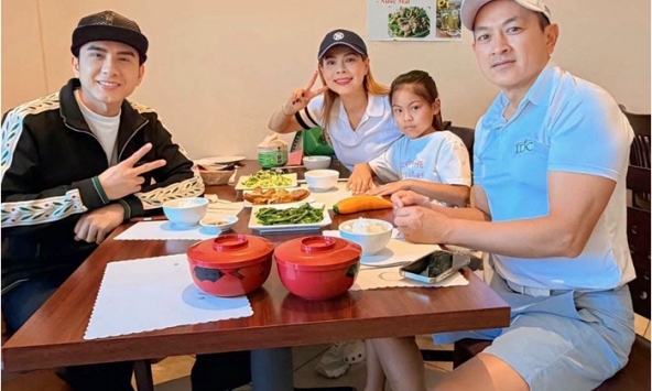 Hai ca sĩ Việt đình đám không phải vợ chồng vẫn gọi nhau là 'bố-mẹ' suốt 30 năm