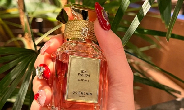 'Clean Girl Perfume' là gì mà hàng triệu cô gái đang tìm kiếm?