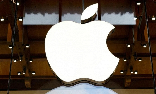 Bị chê chậm chân trong AI, Apple vẫn trở thành công ty thứ 2 đạt 5.000 tỷ USD vốn hóa