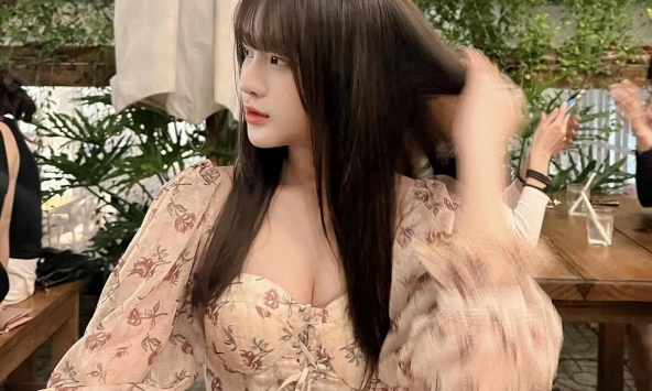 Lyly Sury khoe thành quả độ dáng cực nét!