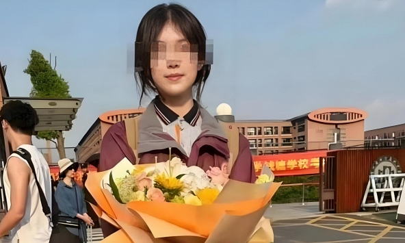 Nữ sinh thừa điểm vào đại học top đầu, chi 11 triệu thuê tư vấn nguyện vọng, nhiều năm sau chua chát: 'Tự mình phải chịu trách nhiệm'