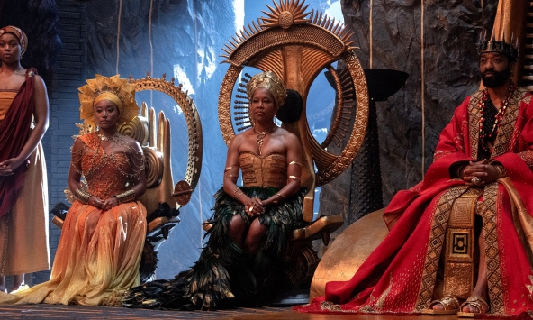 Trailer 'Hậu Duệ Máu và Xương': Idris Elba hội ngộ Cynthia Erivo trong bom tấn giả tưởng mới