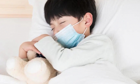 Trẻ ho nhiều trước và sau khi ngủ: Bác sĩ chỉ ra nguyên nhân không nằm ở phổi!