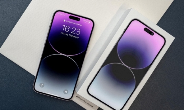 2 chiếc iPhone cũ đang giảm giá mạnh nhất lúc này