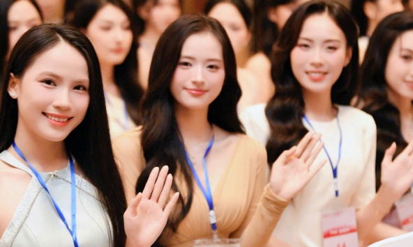 35 người đẹp đầu tiên vào chung khảo Hoa hậu Việt Nam 2026, thí sinh nhỏ nhất mới 18 tuổi