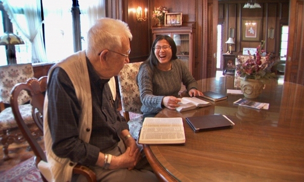 Cô gái 25 tuổi trả 13 triệu đồng/tháng để sống trong cộng đồng dưỡng lão: Vừa tiết kiệm, vừa bớt cô đơn