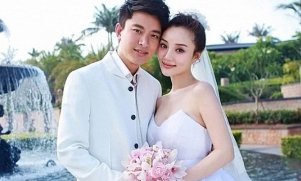 Vén màn kịch bản ly hôn rúng động: Lý Tiểu Lộ lật ngược thế cờ sau 7 năm, sự thật vụ 'đi làm tóc' chính thức được hé lộ