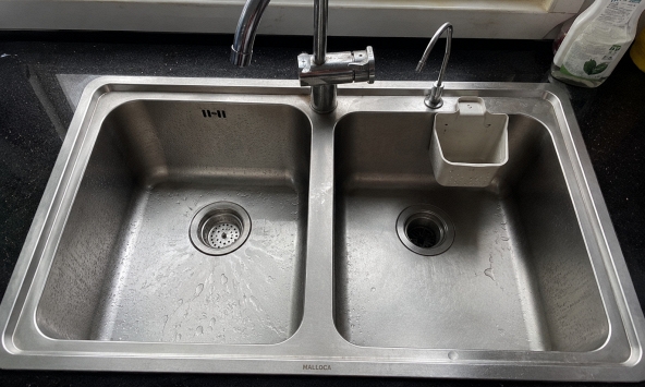 Vì sao ngày càng nhiều gia đình không còn dùng chậu rửa bát đôi? 2 thiết kế đang dần trở thành xu hướng mới