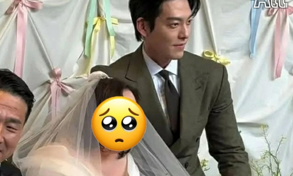 Ầm ĩ tin cặp đôi ngôn tình bậc nhất showbiz ly hôn sau 1 năm cưới, 2 chữ lãng mạn đã hoàn toàn sụp đổ