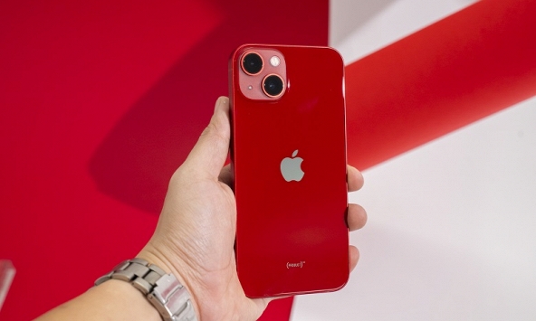 Một mẫu iPhone giảm hơn nửa giá, chỉ còn hơn 11 triệu đồng