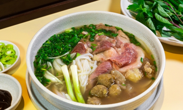 Phở và câu chuyện của người mang tri thức vào gian bếp