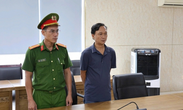 Thi hành lệnh bắt tạm giam Phó Giám đốc Trần Văn Phước SN 1981