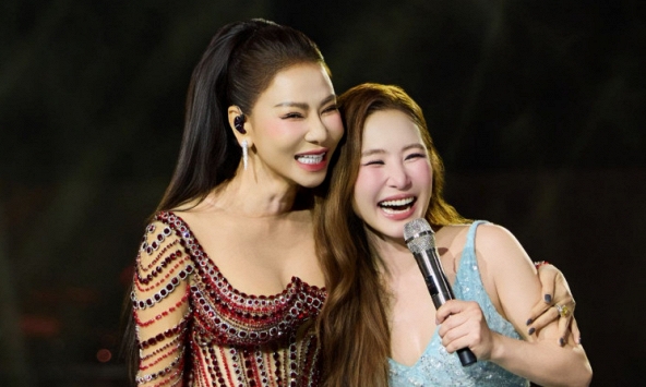 Sau 14 năm, Thu Minh xuất hiện trong concert lớn nhất sự nghiệp Hương Tràm: “Suốt từng ấy năm, chị chưa từng nhìn em khác đi”