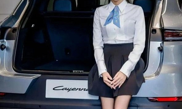 Bán toàn Porsche, cô gái rò rỉ nhiều video nhạy cảm, lên tiếng nói về drama