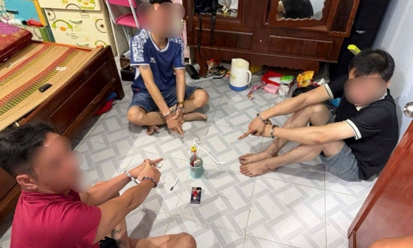 Công an kiểm tra một căn nhà lúc 21 giờ 25 phút: Bắt chủ nhà SN 1986