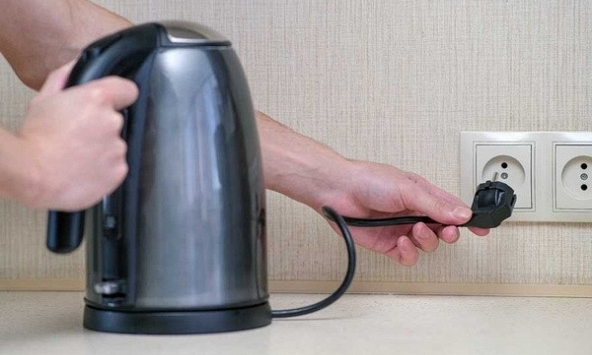 Lời khuyên cho những người không rút điện ấm siêu tốc trước khi ngủ