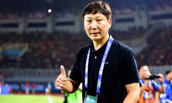 Phỏng vấn HLV Kim Sang-sik: “Tôi bảo với vợ ném chiếc áo trắng đi rồi'