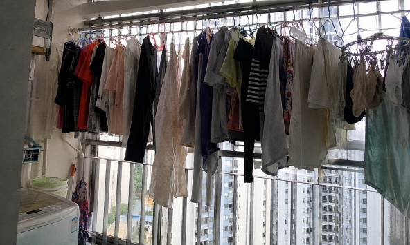 Vì sao ngày càng nhiều gia đình không còn phụ thuộc vào giàn phơi? 1 thiết bị giải phóng cả ban công đang trở thành xu hướng mới