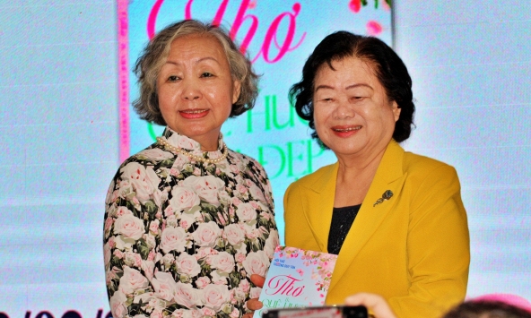 'Bà ngoại' Nguyễn Thị Sơn của Sơn Kim Group công khai gửi lời chúc mừng đến một cô gái