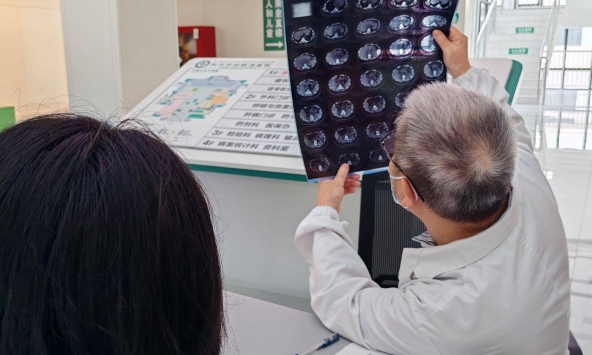 Cô giáo cứu sống học sinh hóc nắp bút: Bài học “xương máu” cho mọi phụ huynh