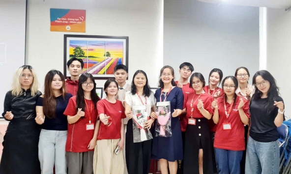 Mạng lưới cố vấn tiếp sức cho nữ nghiên cứu trẻ trong khoa học