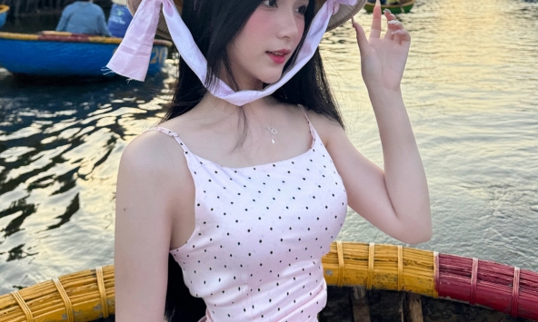 Nữ sinh nóng bỏng khoe chiến tích 'đánh lừa' đối thủ, 'săn' toàn điểm A học kì gây ấn tượng