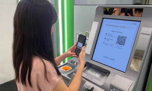 Ra ngân hàng rút 1,5 tỷ đồng tiền mặt, cặp vợ chồng 'lọt tầm ngắm' bị công an tìm đến tận nhà