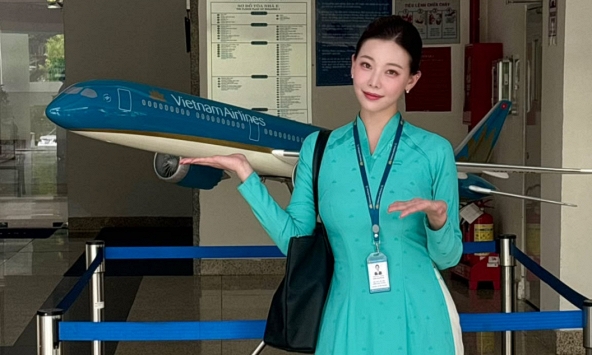 Tiếp viên hàng không hãng Vietnam Airlines mang quốc tịch Hàn Quốc: Thuê nhà ở TP.HCM sống 1 mình, mê nhất là đi xe ôm công nghệ