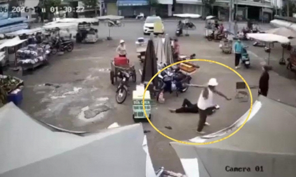 Vụ người phụ nữ bị nghi can 62 tuổi đâm trọng thương khi đi chợ: Hé lộ mối quan hệ và nguồn cơn