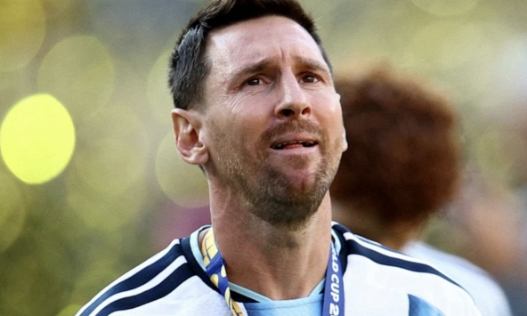 Messi đón tin buồn 