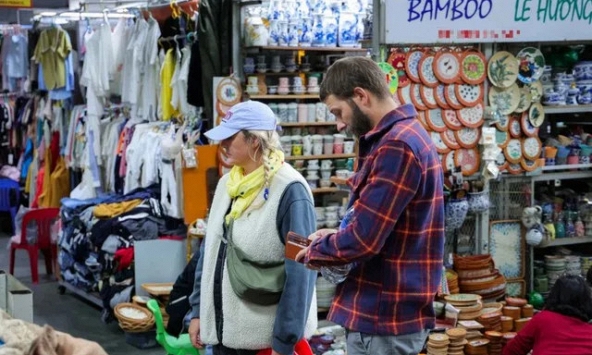 Vì sao nhiều khách Tây đến Việt Nam hiếm khi mặc cả?