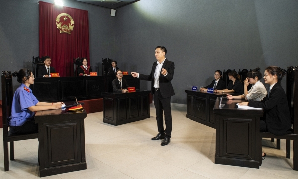 Tuyển dụng ngành Luật tăng mạnh: Doanh nghiệp đang tìm kiếm cử nhân Luật với kỹ năng nào?