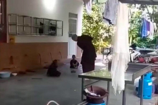 Bé trai bị đánh đập tại chùa Bầu: Người quay clip 42 giây nói 'lúc đó tôi rất sợ'