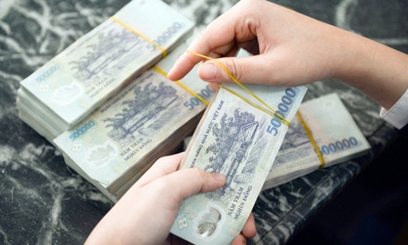 Điều tra giao dịch nhận 300 triệu đồng tới tài khoản cụ ông ở Bắc Ninh, người phụ nữ SN 1990, hộ khẩu Hà Nội được mời tới làm việc