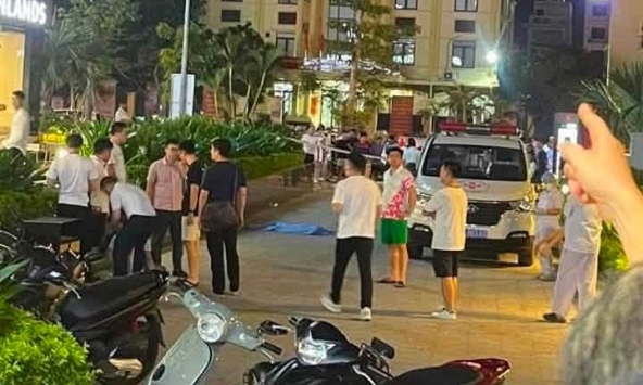 Hải Phòng: Bé trai 7 tuổi rơi từ tầng 15 chung cư xuống đất tử vong, mẹ ngất lịm khi biết tin 