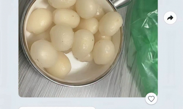 Lén xem điện thoại của chồng, cô vợ bật khóc khi phát hiện bí mật phía sau những tin nhắn với mẹ chồng
