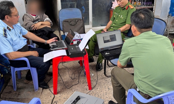 Công an đồng loạt kiểm tra, phát hiện hàng trăm máy tính sử dụng phần mềm không bản quyền