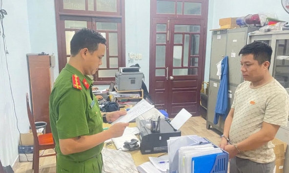 Thi hành lệnh bắt tạm giam chủ quán cà phê Trần Văn Thái SN 1989