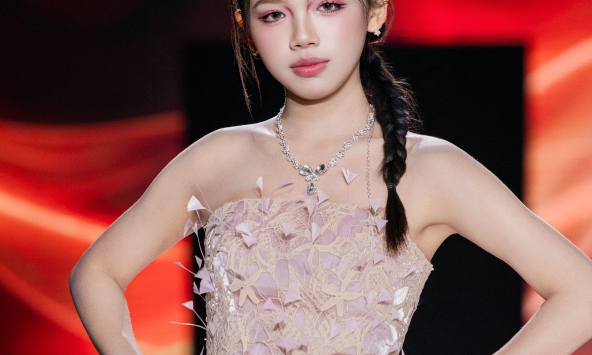 Khánh Linh ghi dấu tại Destination Runway Fashion Week 2026